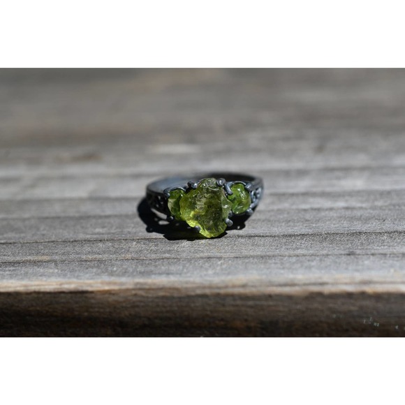 Triple Raw Peridot Engagement Ring Rough Peridot Wedding Band Uncut Peri… - Picture 4 of 4